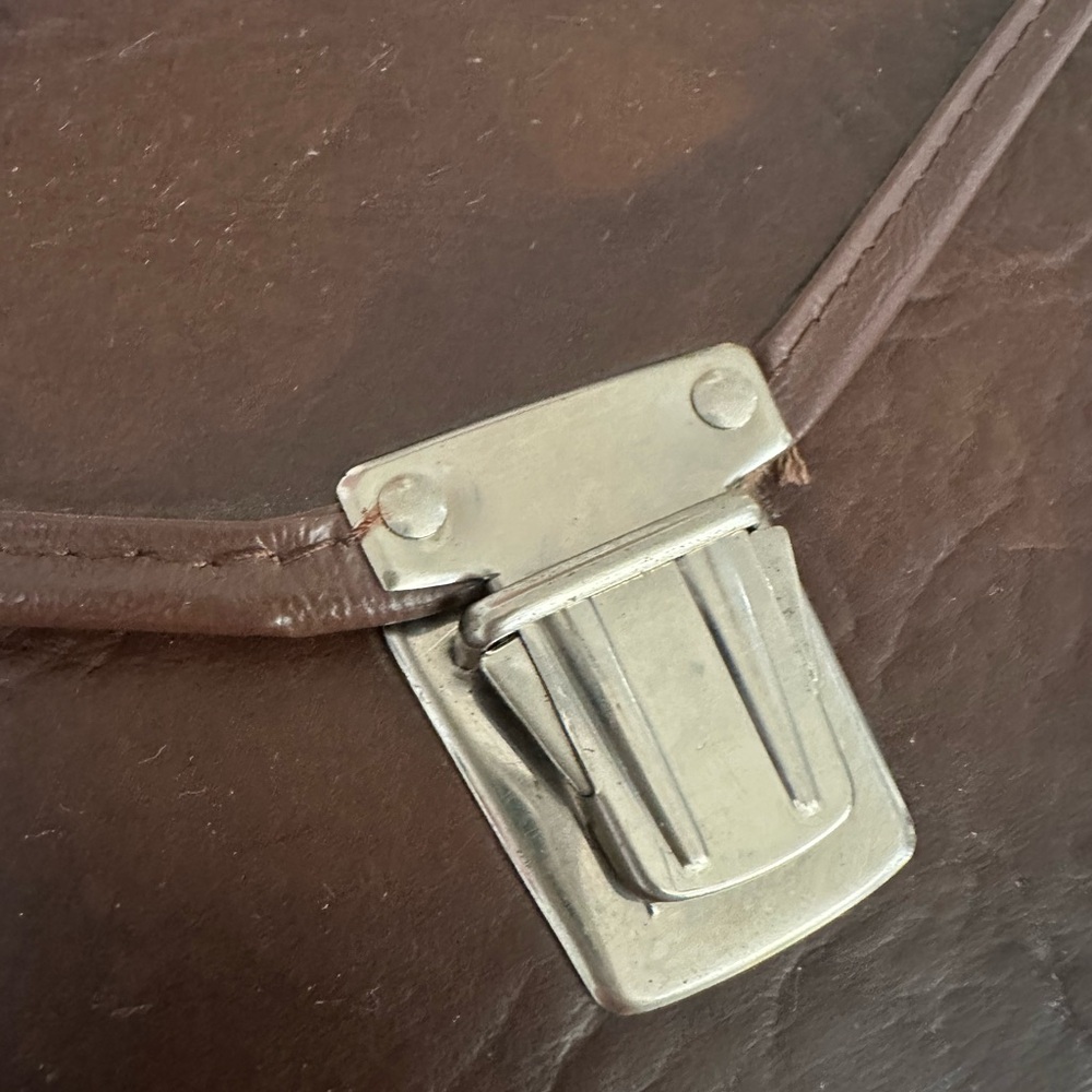 Hard Case For Detectives - Picture 9 of 11